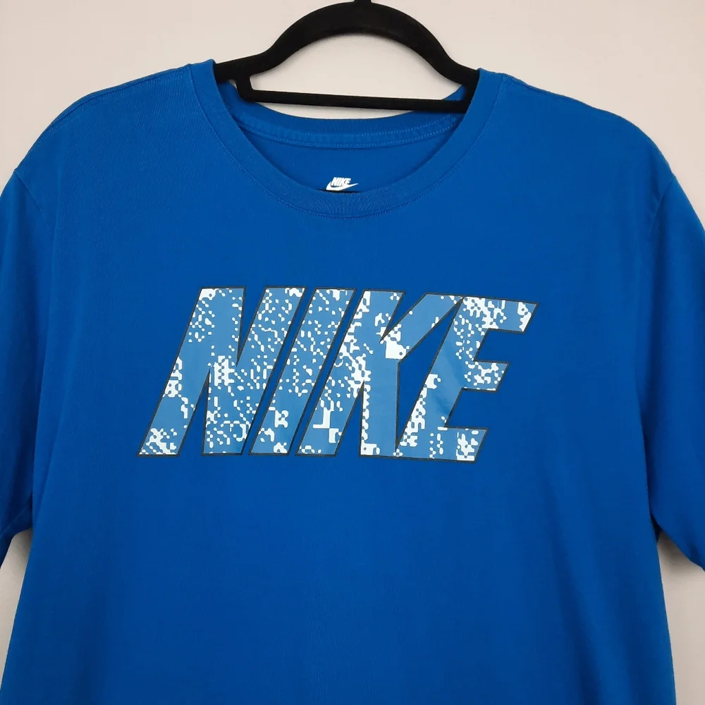 Nike Dri-Fit Men's Royal Blue Athletic Cut Short Sleeve Tee Shirt size Large